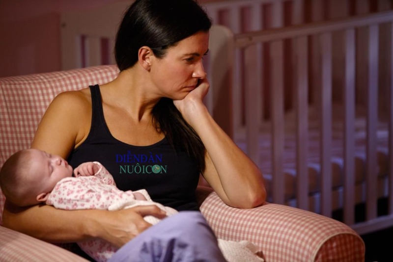 Stress sau sinh có thể nguy hiểm cho cả mẹ và em bé